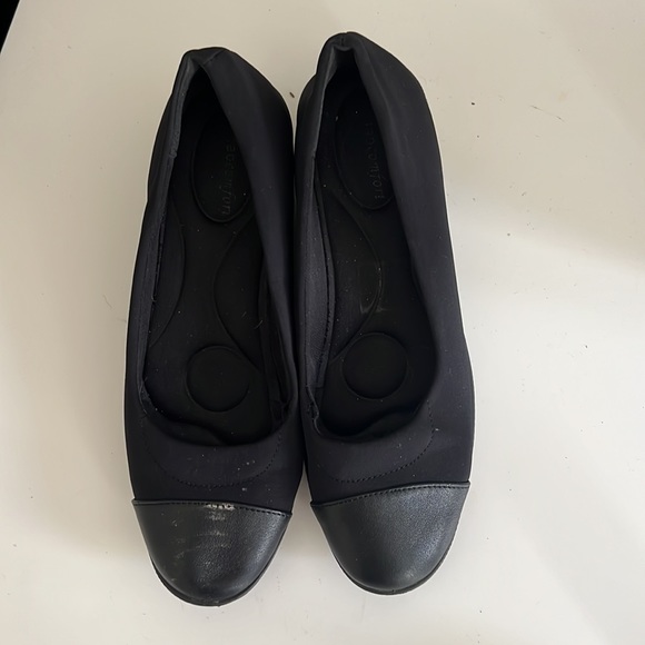 New Fabcomfort ballet flats 1 inch heel Size 9 - Picture 2 of 3